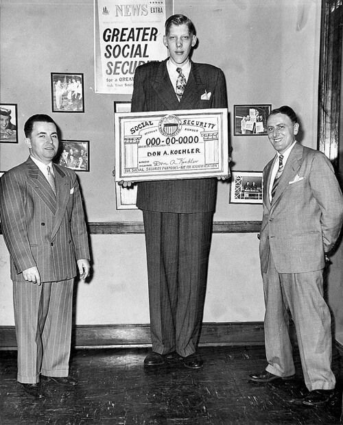 Manusia Tertinggi di Dunia: Fakta, Rekor, dan Kehidupan Mereka yang Mengagumkan