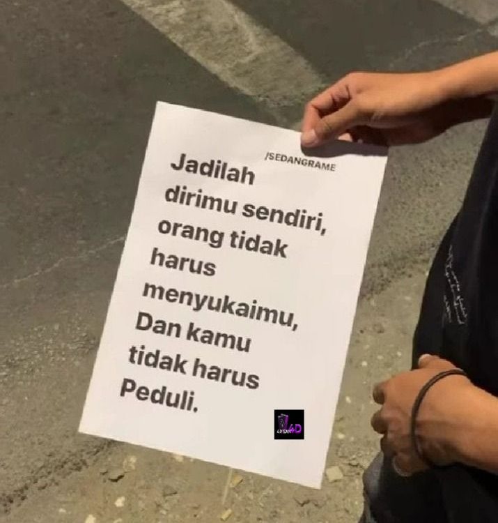 Next to Artinya: Memahami Makna dan Penggunaannya dalam Bahasa Indonesia
