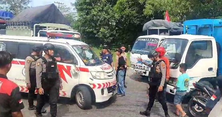 Sopir Ambulans Blitar Keluhkan Jalan Rusak Parah di Desa Ngeni, Evakuasi Pasien Terganggu