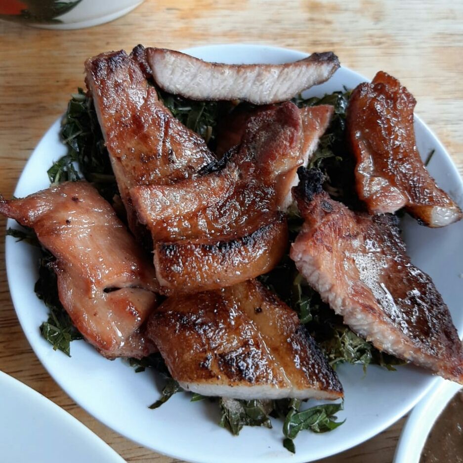 Mimpi Makan Daging Babi: Arti, Tafsir, dan Makna di Balik Mimpi Tersebut